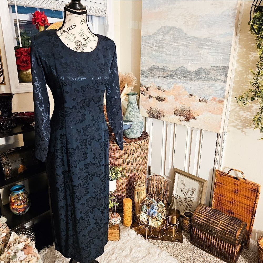Vintage 80's Dawn Joy Sexy Floral Print Midi Sheath Dress.